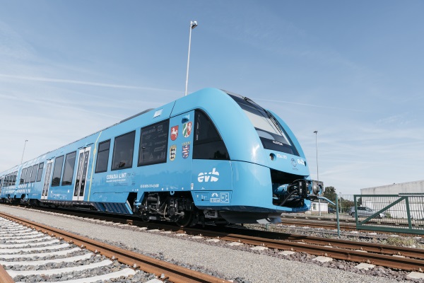 , World premiere: Alstom’s hydrogen trains enter passenger service in Lower Saxony