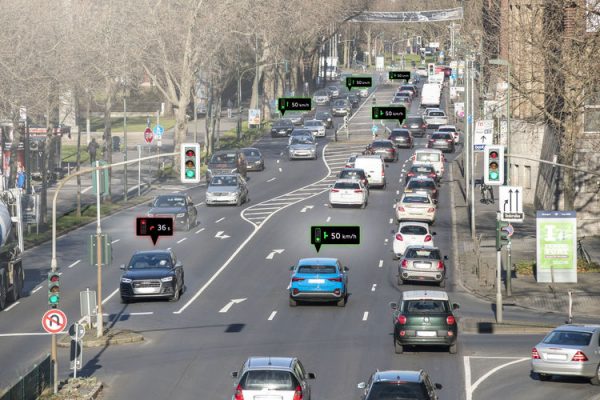 , Audi networks with traffic lights in Düsseldorf